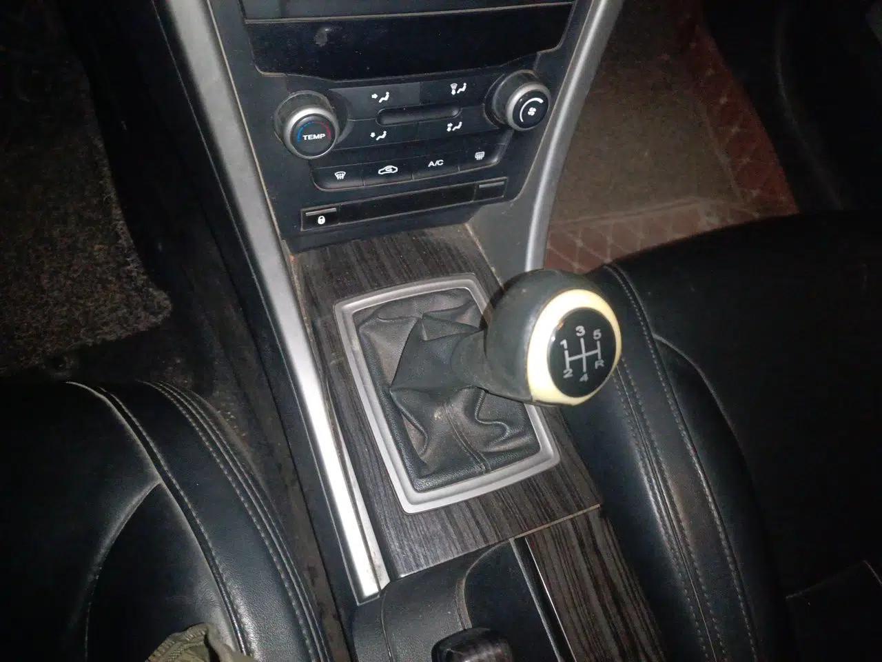 Roewe 550 2012 550 1.8L Manual Value Edition — миниатюра 15