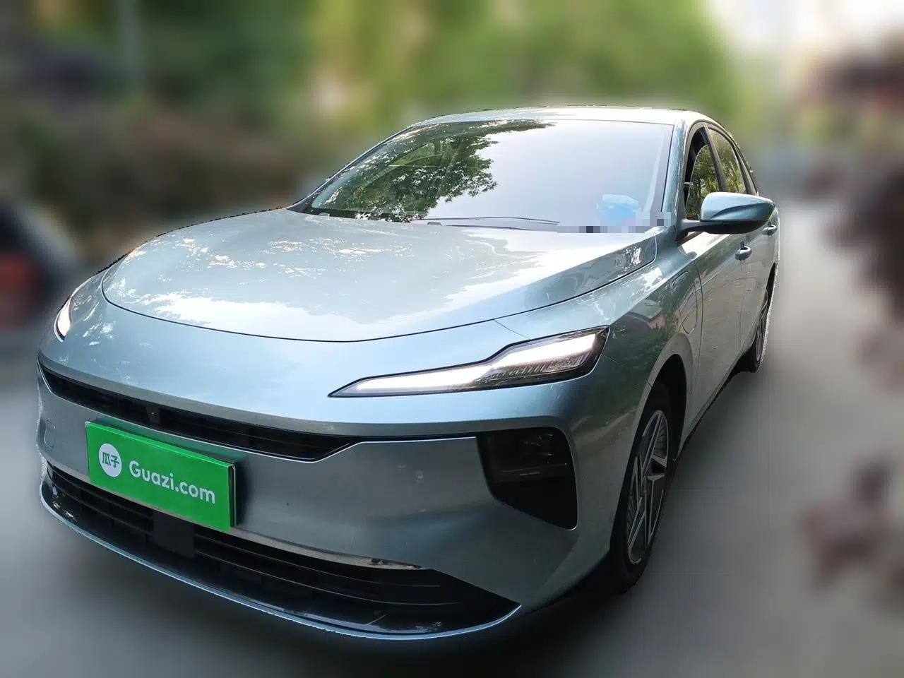 Roewe D6 2025 450 km Premium Edition — миниатюра 1