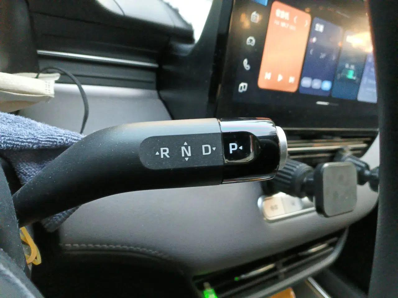 Roewe D6 2025 450 km Premium Edition — миниатюра 15
