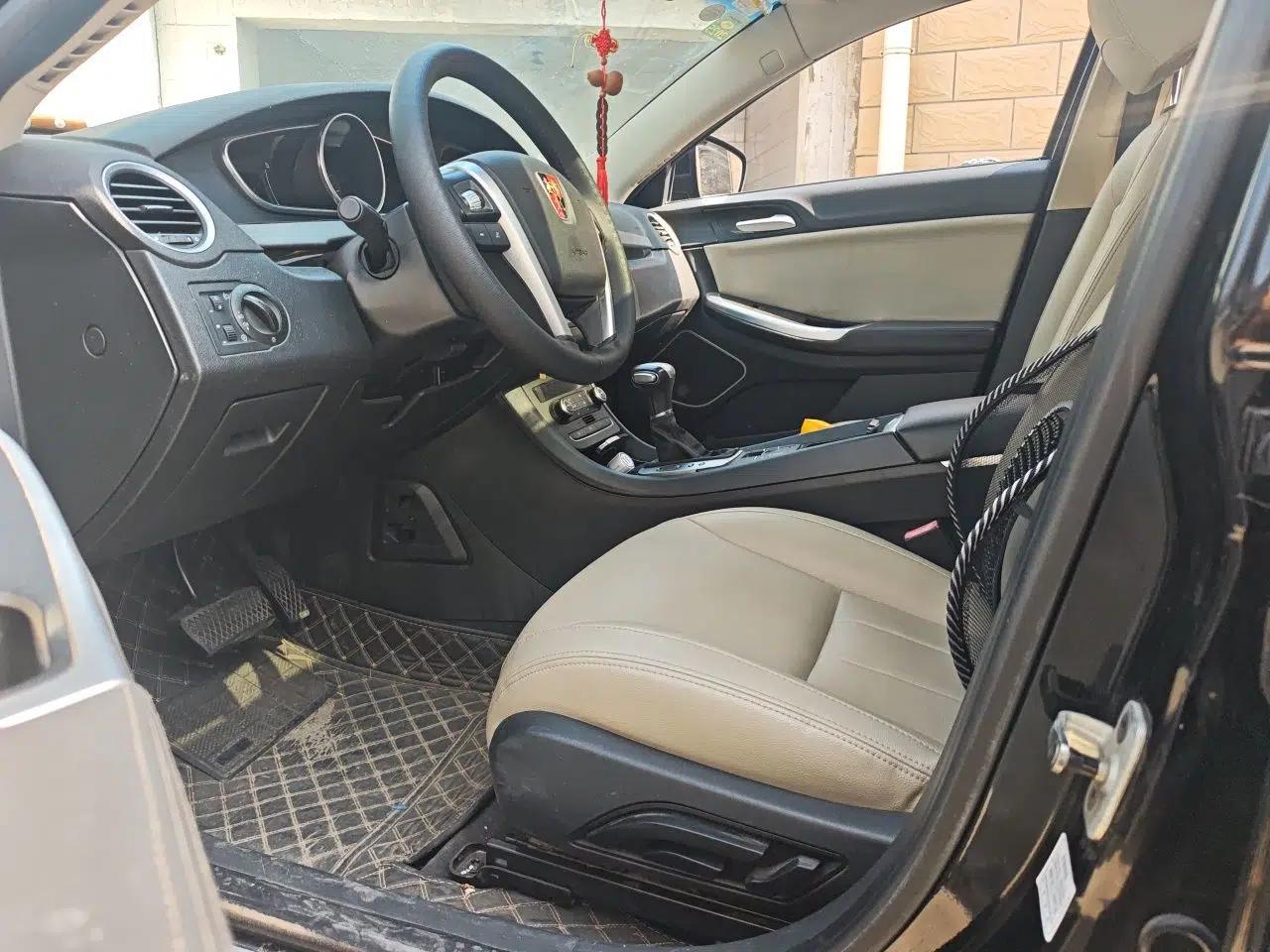 Roewe e550 2016 Deluxe Edition — миниатюра 16