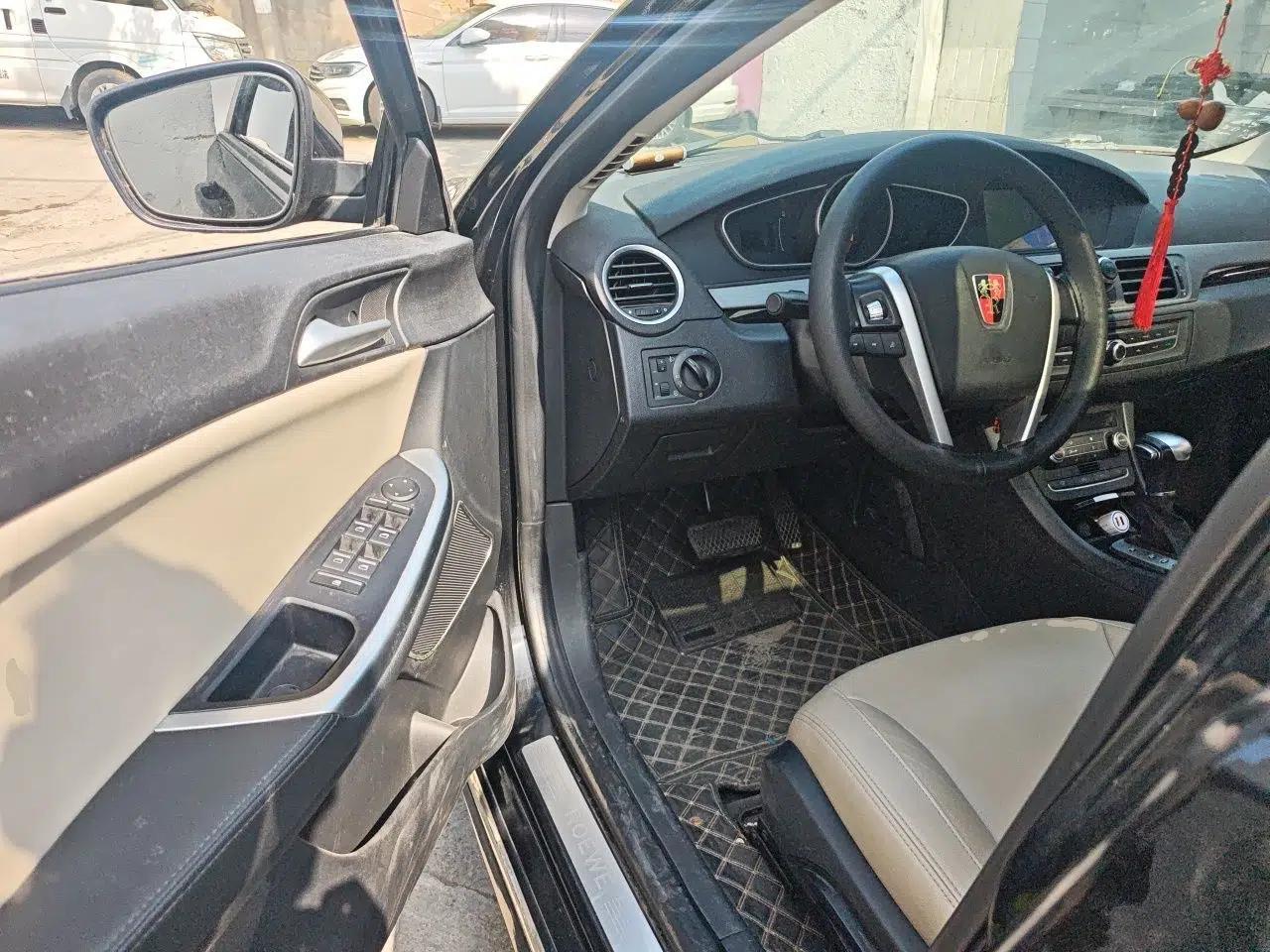 Roewe e550 2016 Deluxe Edition — миниатюра 17