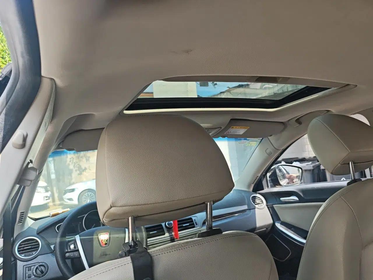 Roewe e550 2016 Deluxe Edition — миниатюра 19