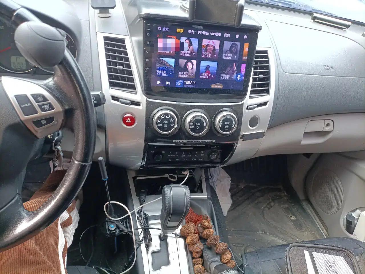 Mitsubishi Pajero Sport 2013 3.0L Automatic 4x4 Executive Edition — миниатюра 14