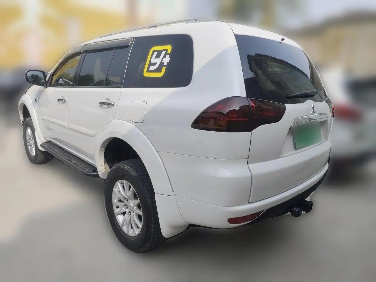 Mitsubishi Pajero Sport 2013 3.0L Automatic 4x4 Flagship Edition — миниатюра 4