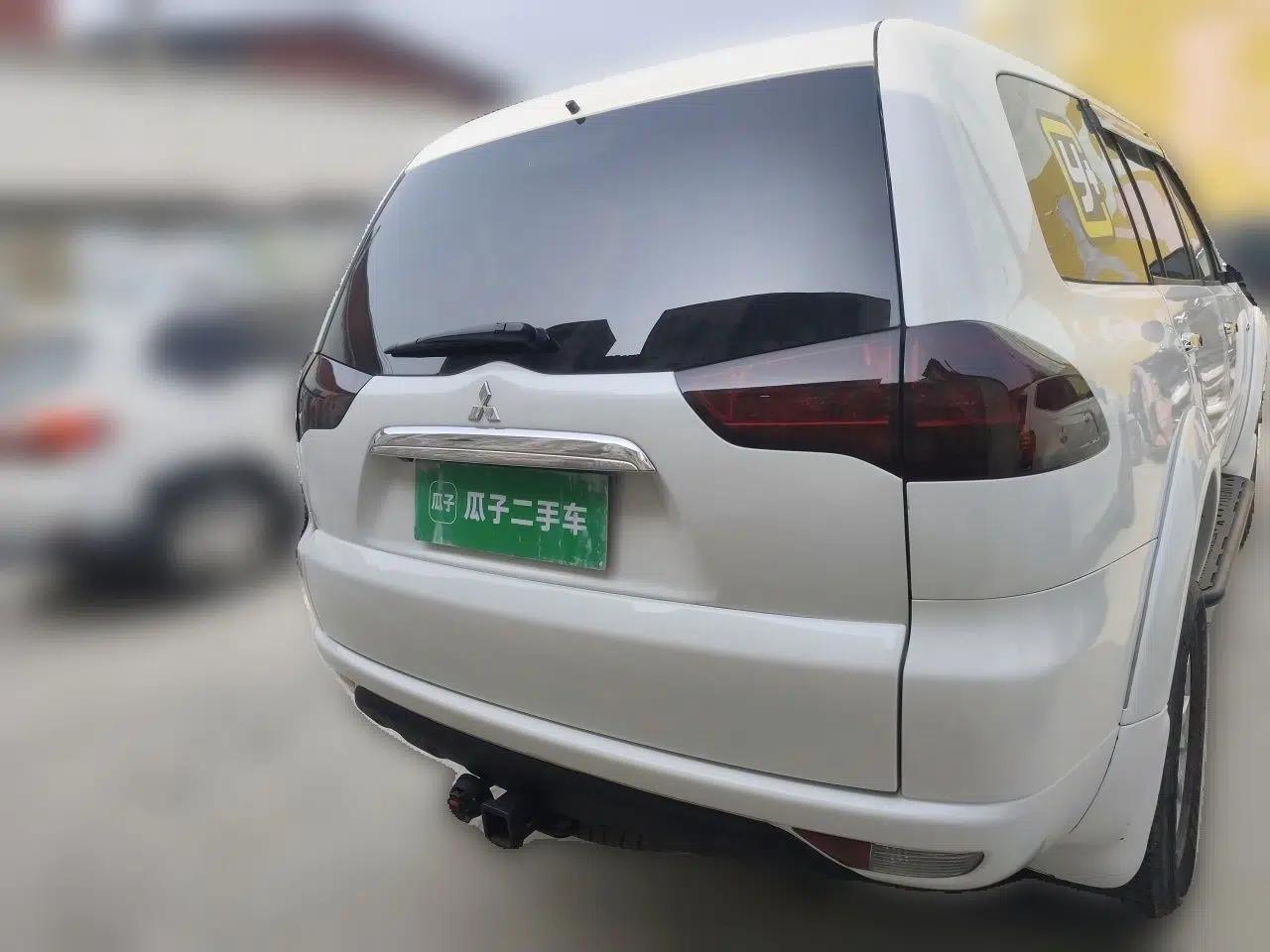 Mitsubishi Pajero Sport 2013 3.0L Automatic 4x4 Flagship Edition — миниатюра 5