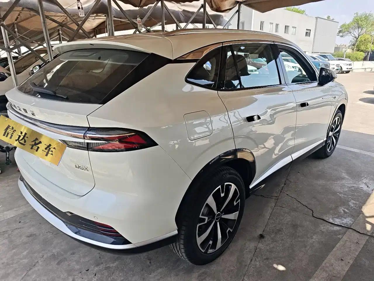 Roewe D5X DMH 2024 Model 135 Tech Edition — миниатюра 3