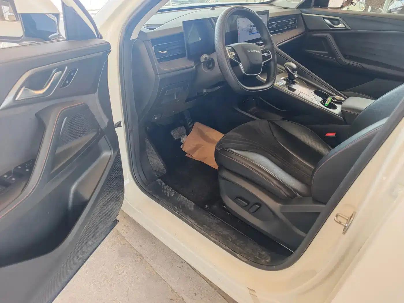 Roewe D5X DMH 2024 Model 135 Tech Edition — миниатюра 5