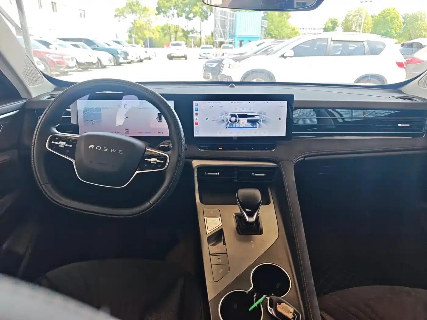 Roewe D5X DMH 2024 Model 135 Tech Edition — миниатюра 7