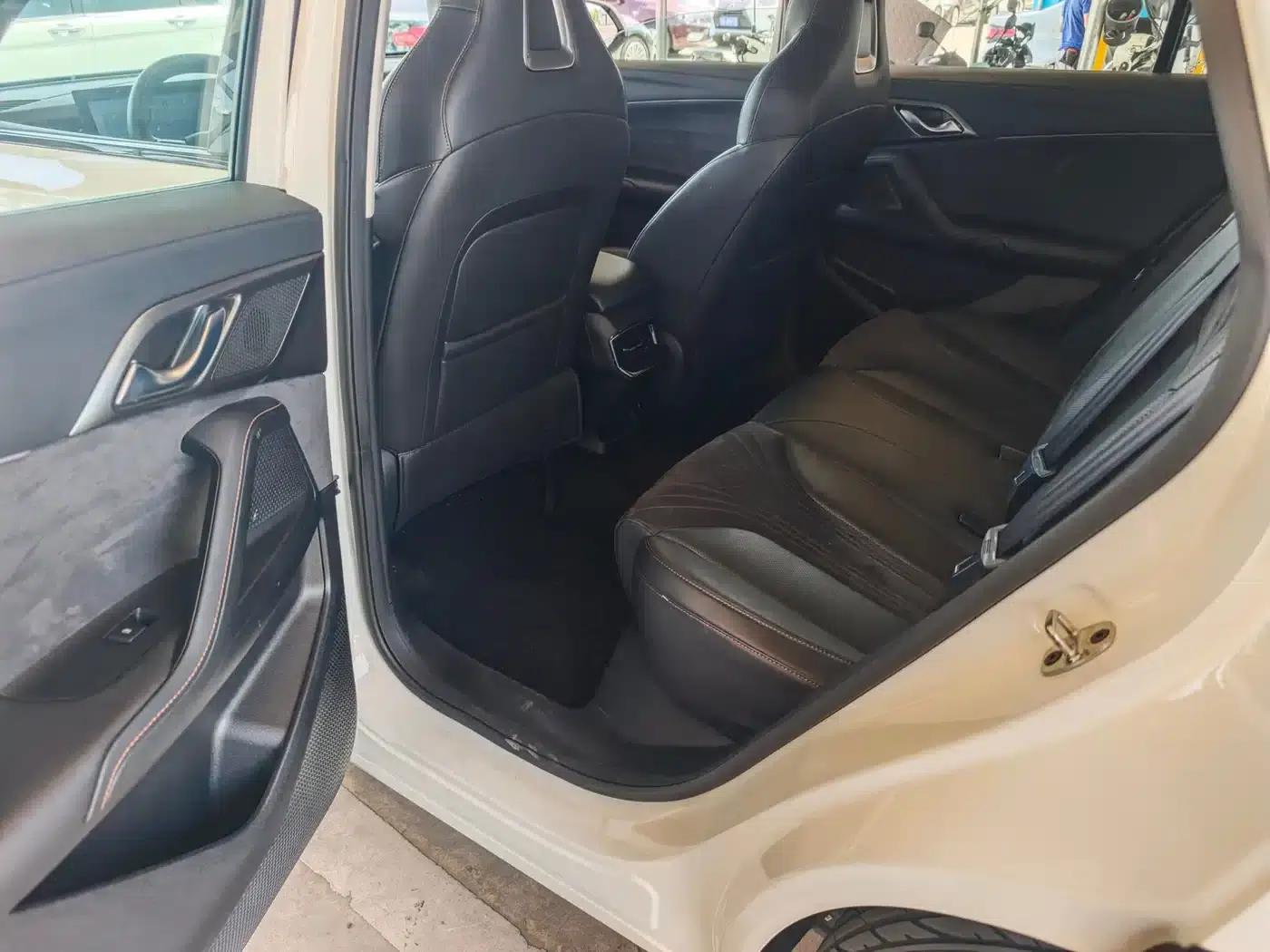 Roewe D5X DMH 2024 Model 135 Tech Edition — миниатюра 8