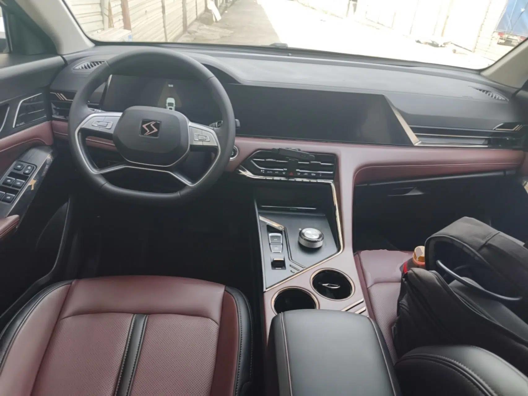 SOL X8 PLUS 2023 1.5 TGDI DCT Smart Edition 7-Seater — миниатюра 13
