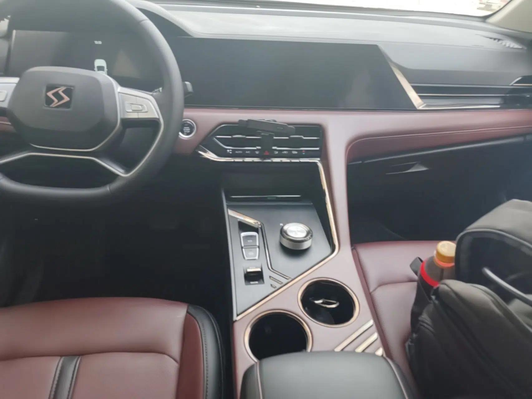 SOL X8 PLUS 2023 1.5 TGDI DCT Smart Edition 7-Seater — миниатюра 16