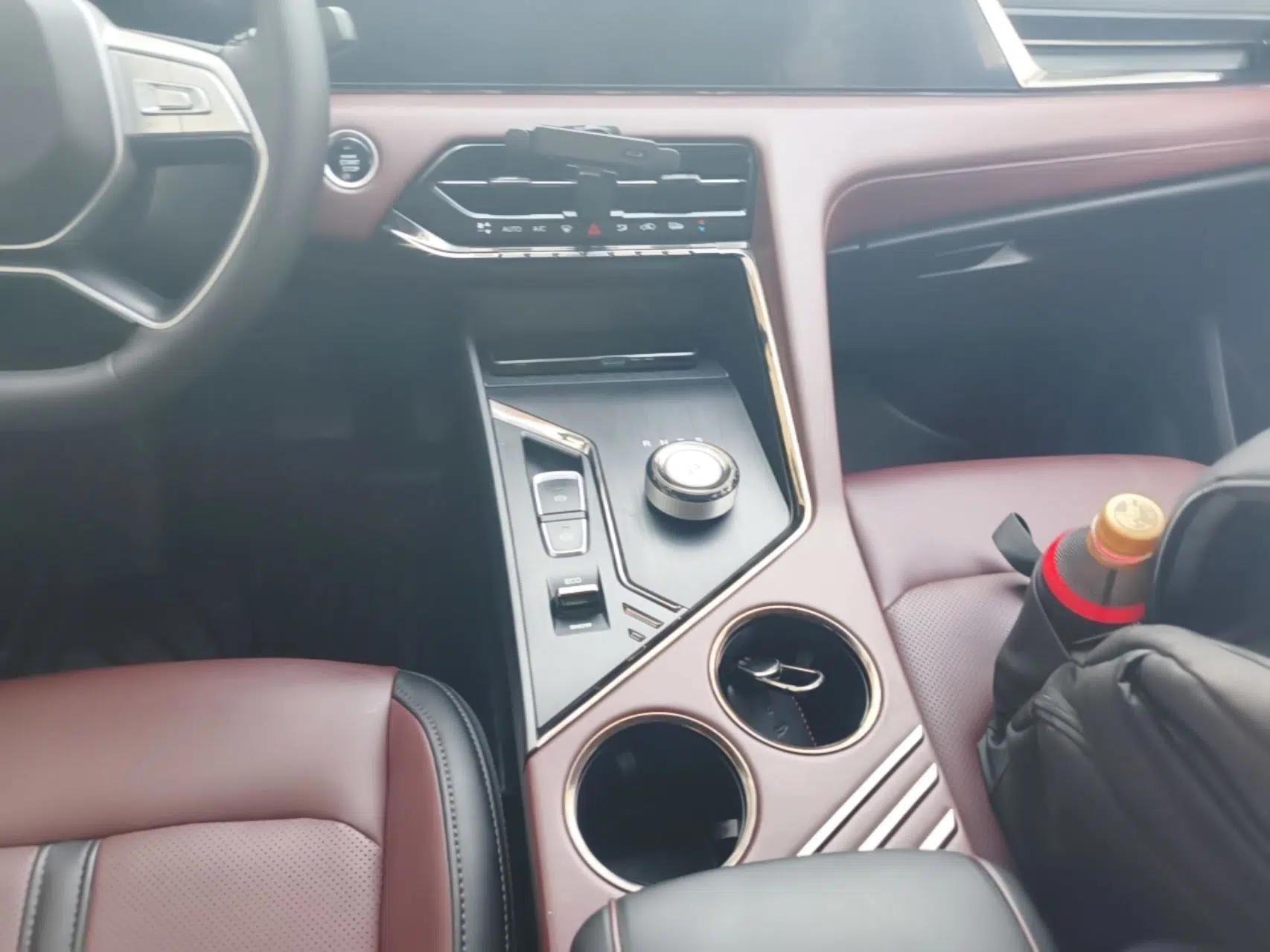 SOL X8 PLUS 2023 1.5 TGDI DCT Smart Edition 7-Seater — миниатюра 17