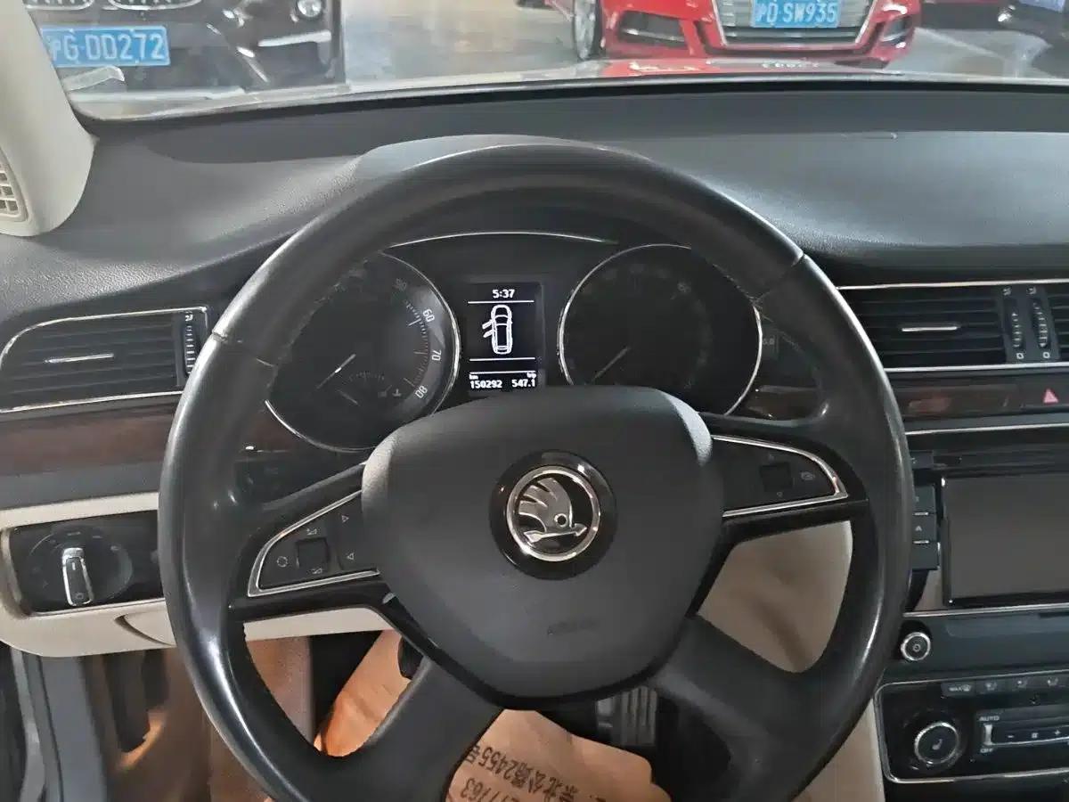 2014 Superb 2.0TSI Premium Edition — миниатюра 11