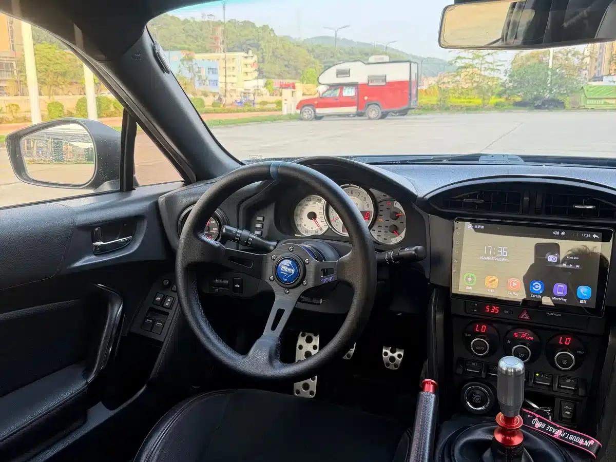 Subaru BRZ 2015 2.0i Manual — миниатюра 14