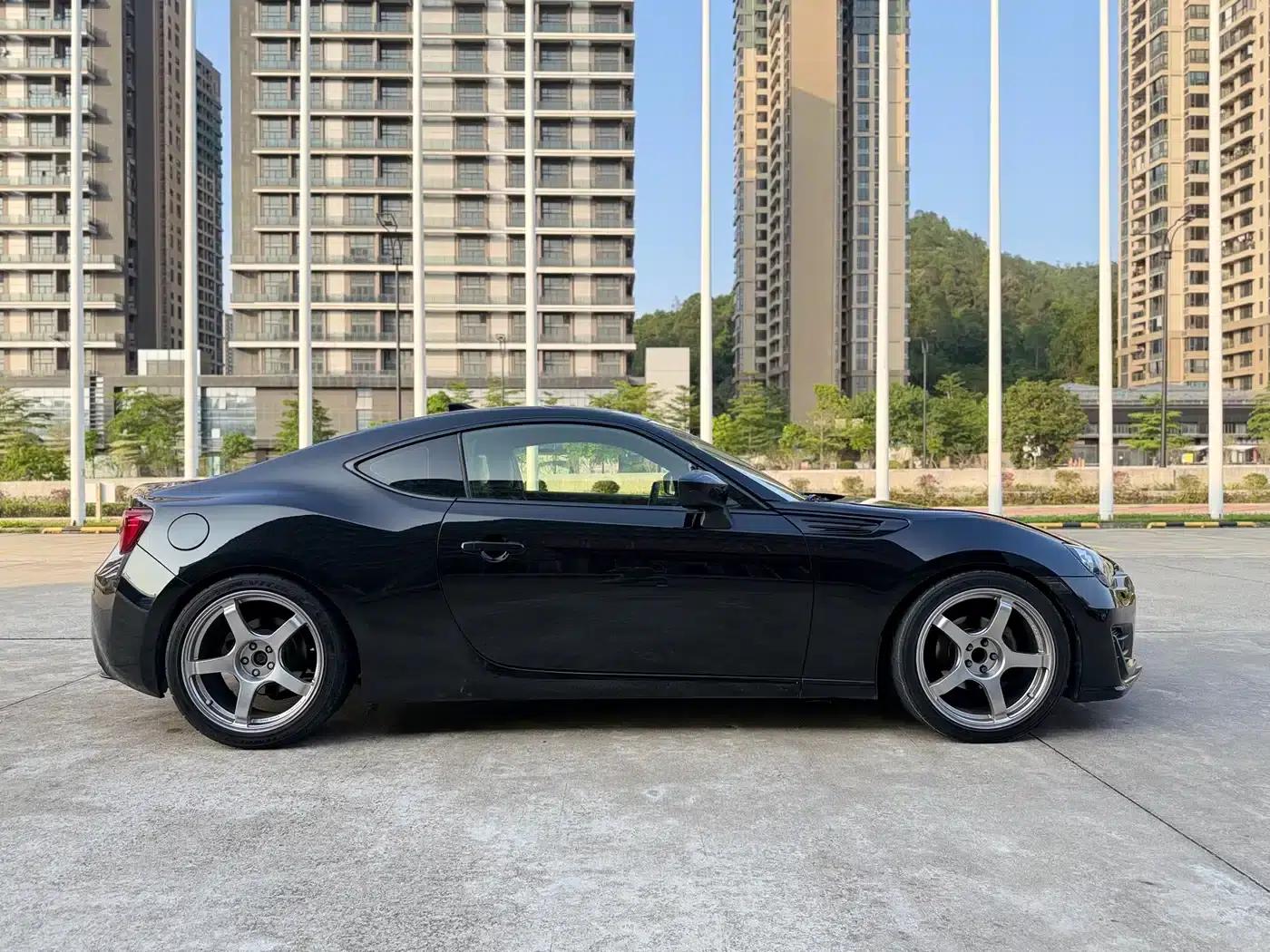 Subaru BRZ 2015 2.0i Manual — миниатюра 18