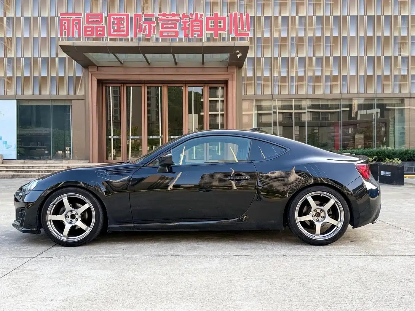 Subaru BRZ 2015 2.0i Manual — миниатюра 10