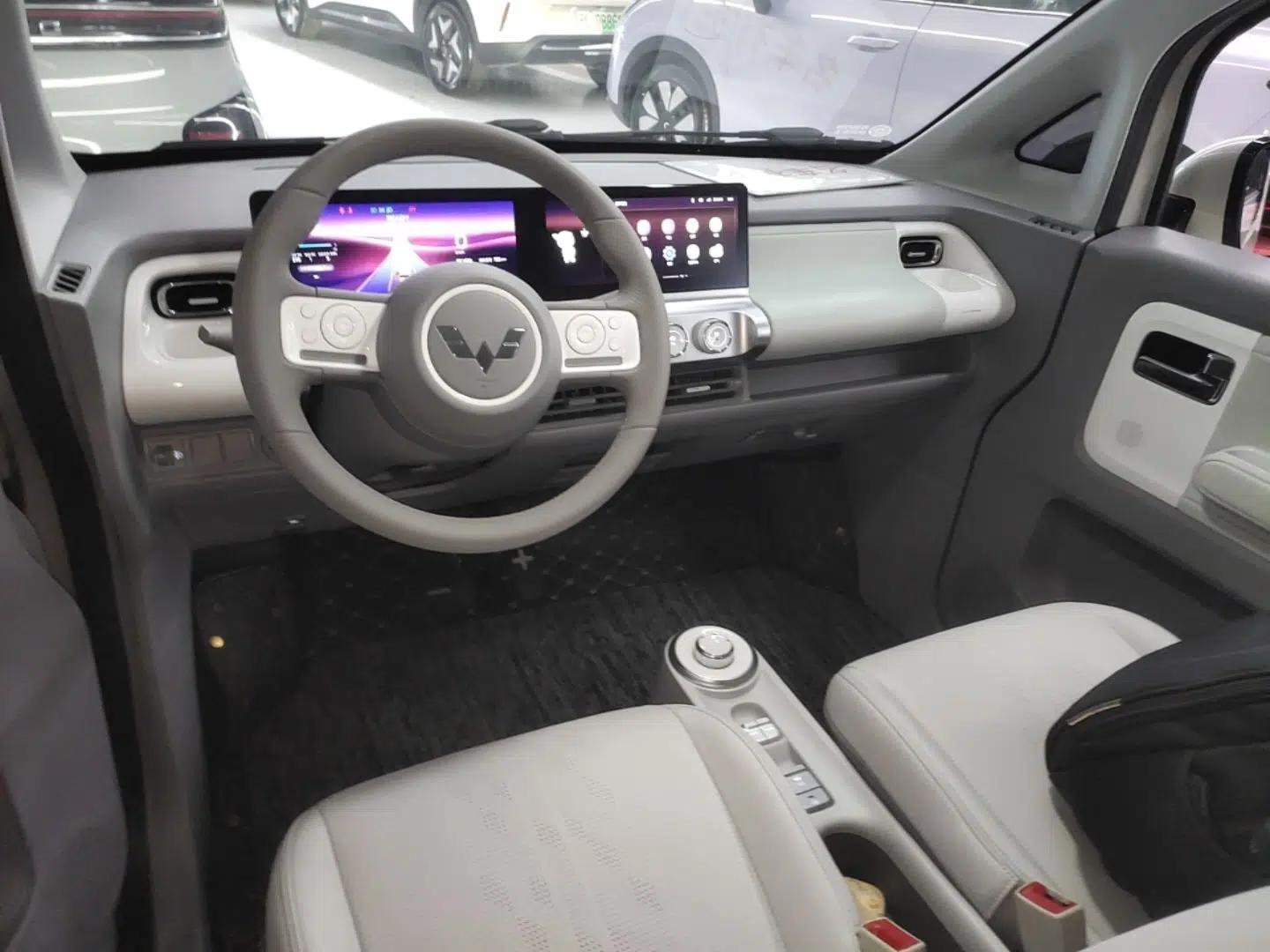 Wuling Air ev 2023 - Four Seats - Advanced Edition — миниатюра 13