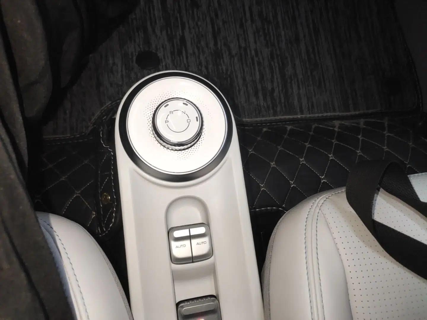 Wuling Air ev 2023 - Four Seats - Advanced Edition — миниатюра 17