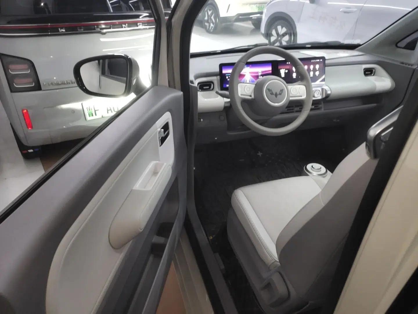 Wuling Air ev 2023 - Four Seats - Advanced Edition — миниатюра 19