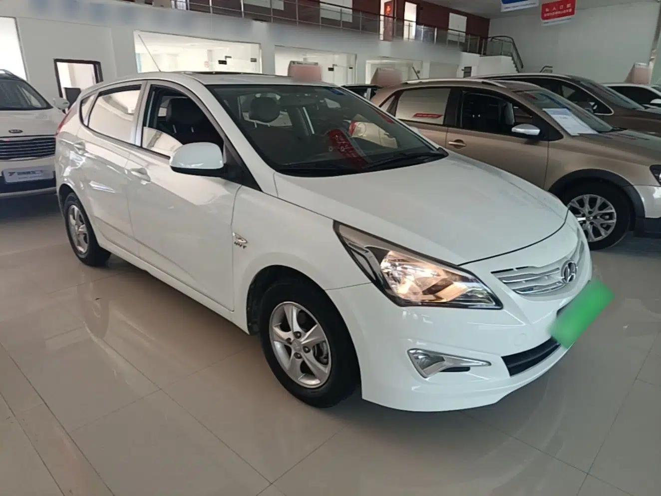 Hyundai Verna Ray 2014 1.4L Automatic GLX — миниатюра 3