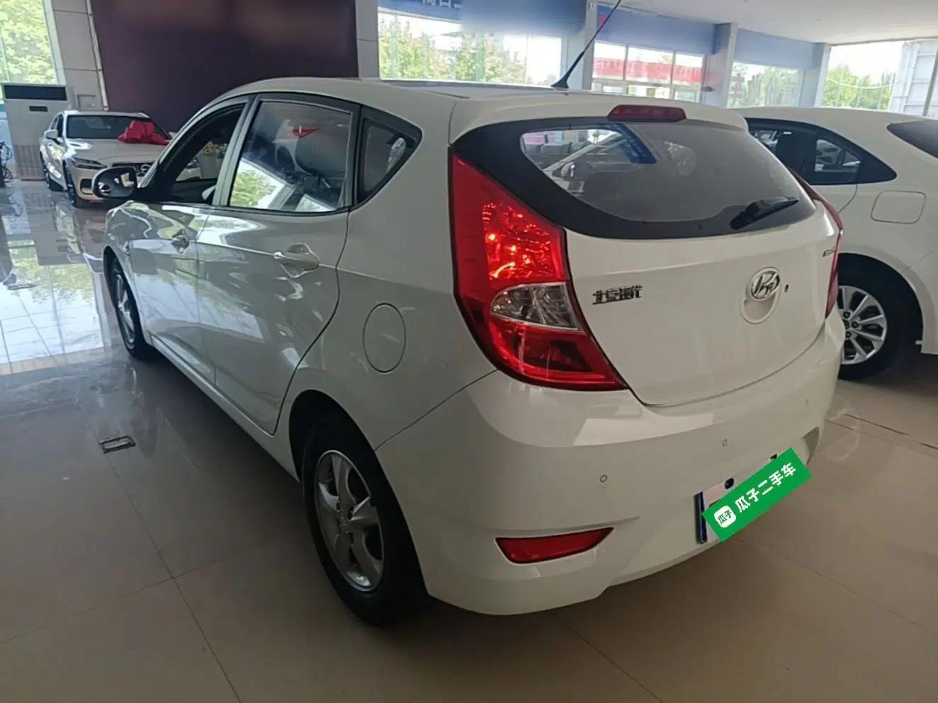 Hyundai Verna Ray 2014 1.4L Automatic GLX — миниатюра 4