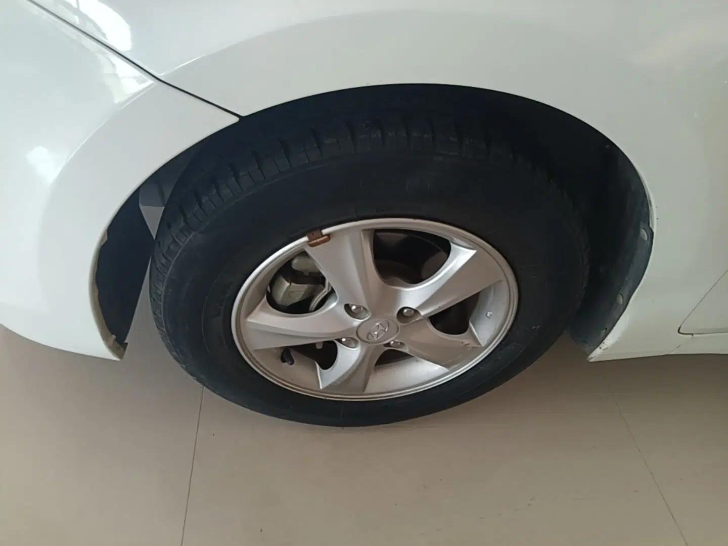 Hyundai Verna Ray 2014 1.4L Automatic GLX — миниатюра 8