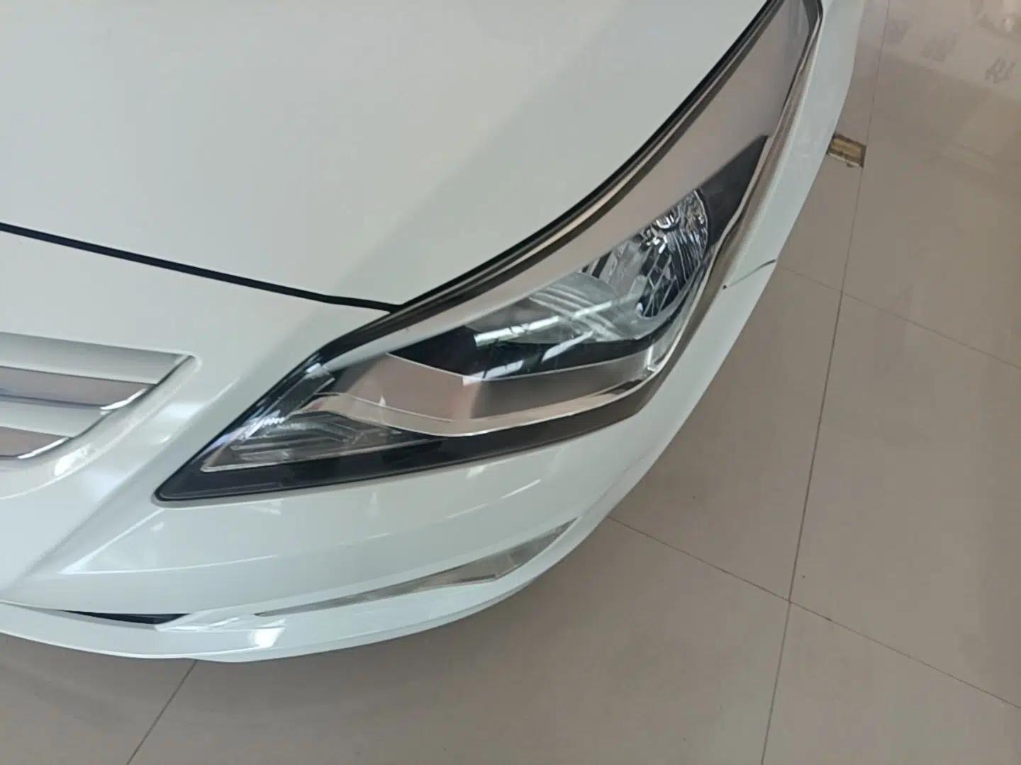 Hyundai Verna Ray 2014 1.4L Automatic GLX — миниатюра 9