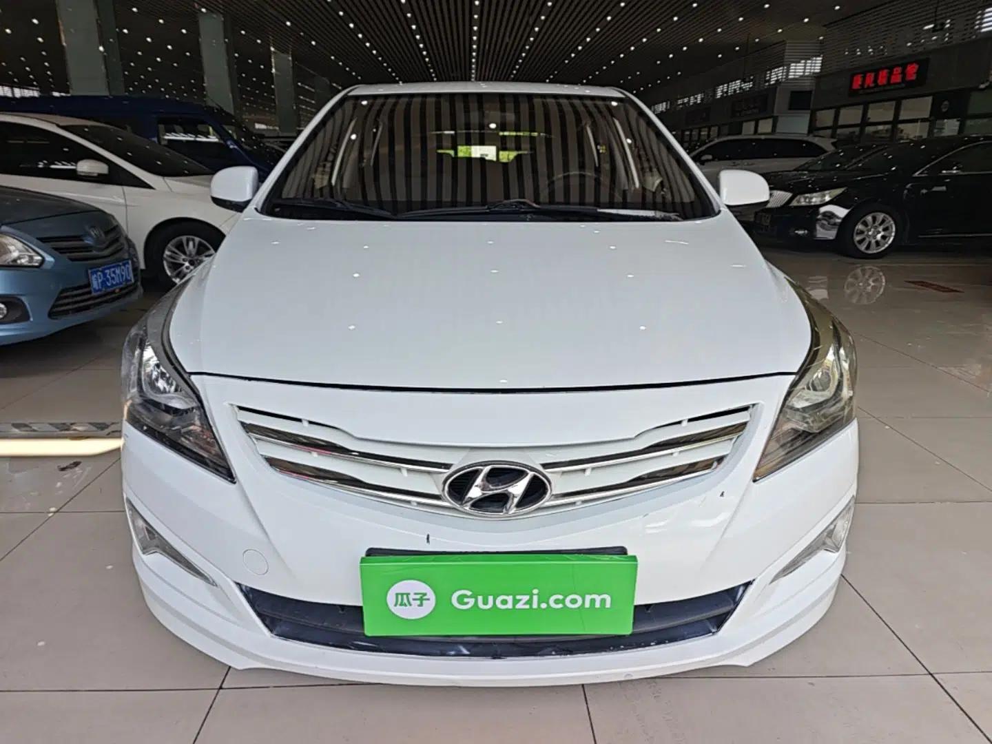 Hyundai Verna Ray 2014 1.4L Manual GLX — миниатюра 2