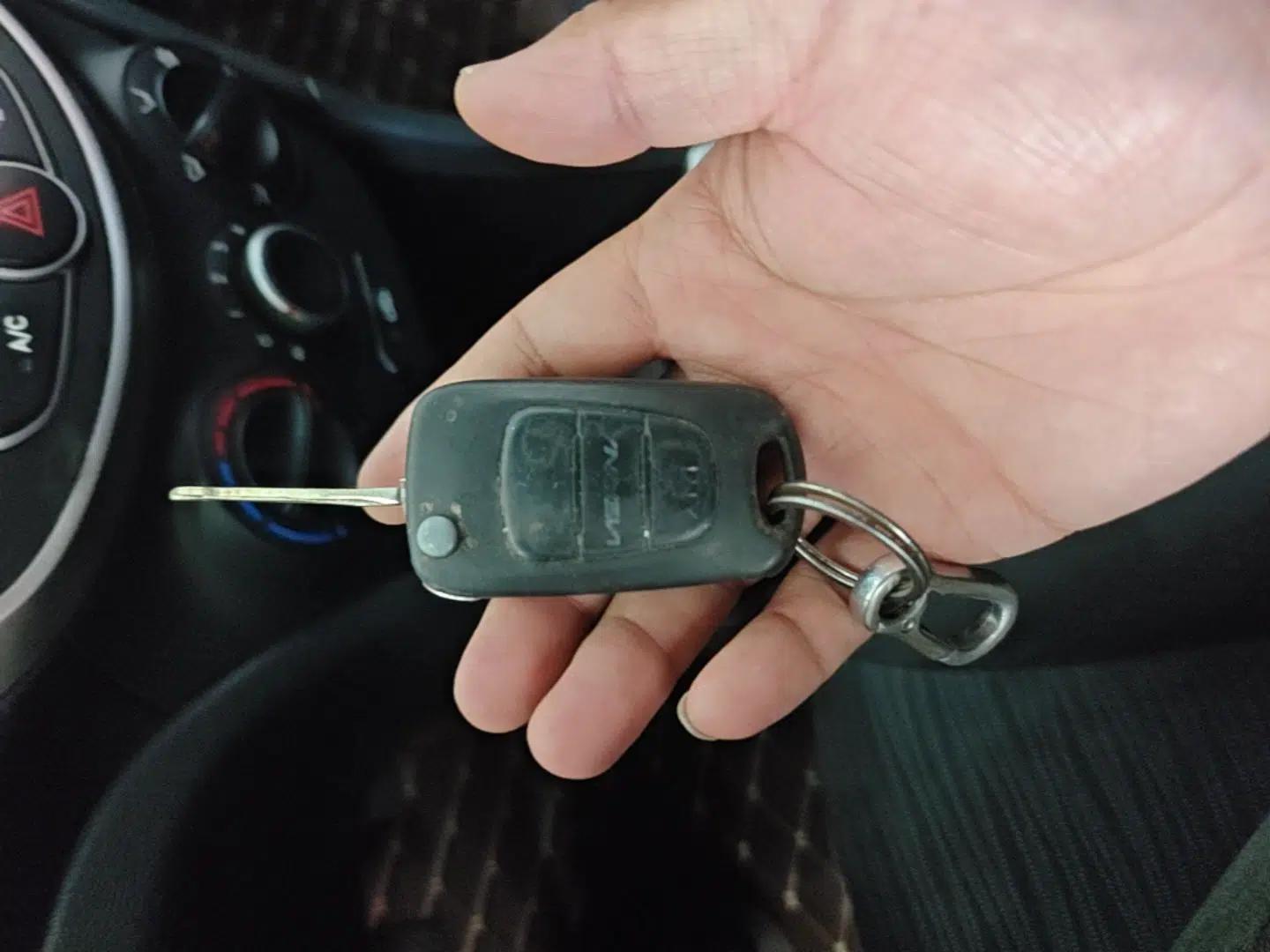 Hyundai Verna Ray 2014 1.4L Manual GLX — миниатюра 12