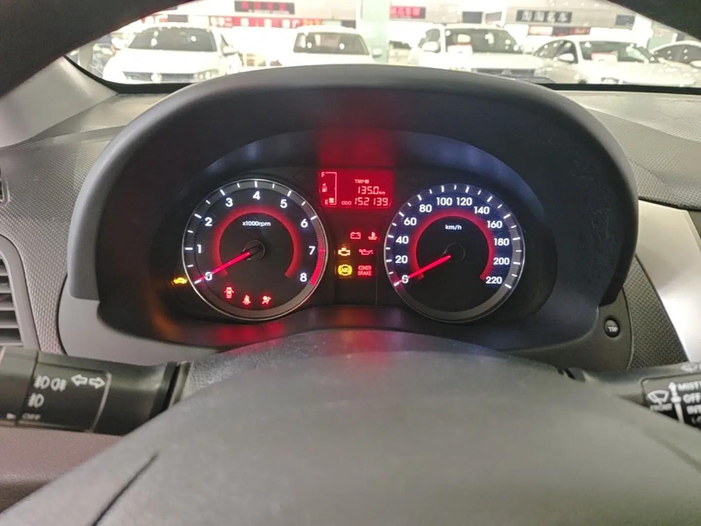 Hyundai Verna Ray 2014 1.4L Manual GLX — миниатюра 15