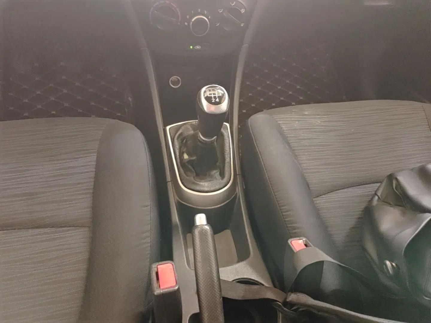 Hyundai Verna Ray 2014 1.4L Manual GLX — миниатюра 17
