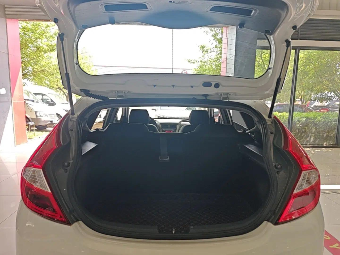 Hyundai Verna Ray 2014 1.4L Manual GLX — миниатюра 22