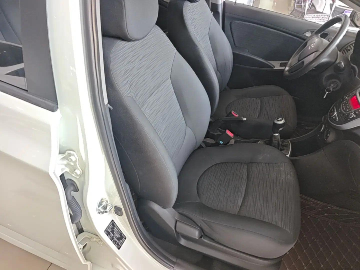 Hyundai Verna Ray 2014 1.4L Manual GLX — миниатюра 23