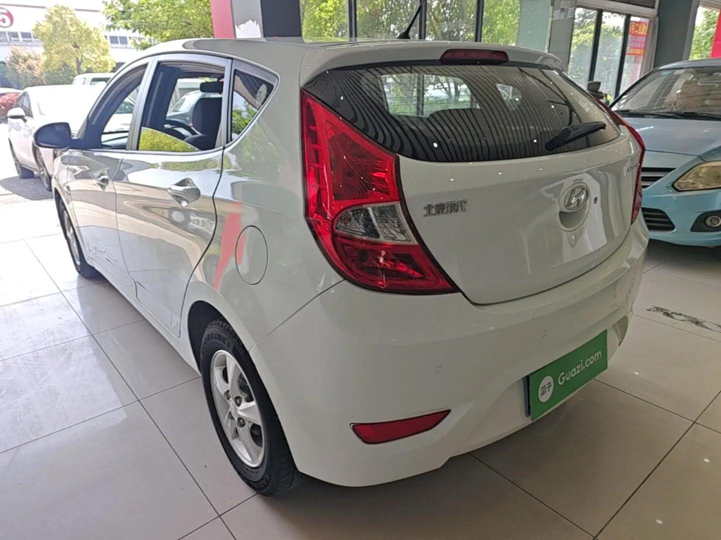Hyundai Verna Ray 2014 1.4L Manual GLX — миниатюра 4