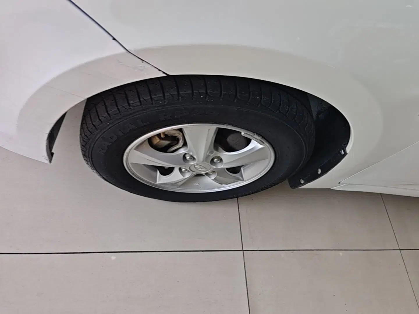 Hyundai Verna Ray 2014 1.4L Manual GLX — миниатюра 8