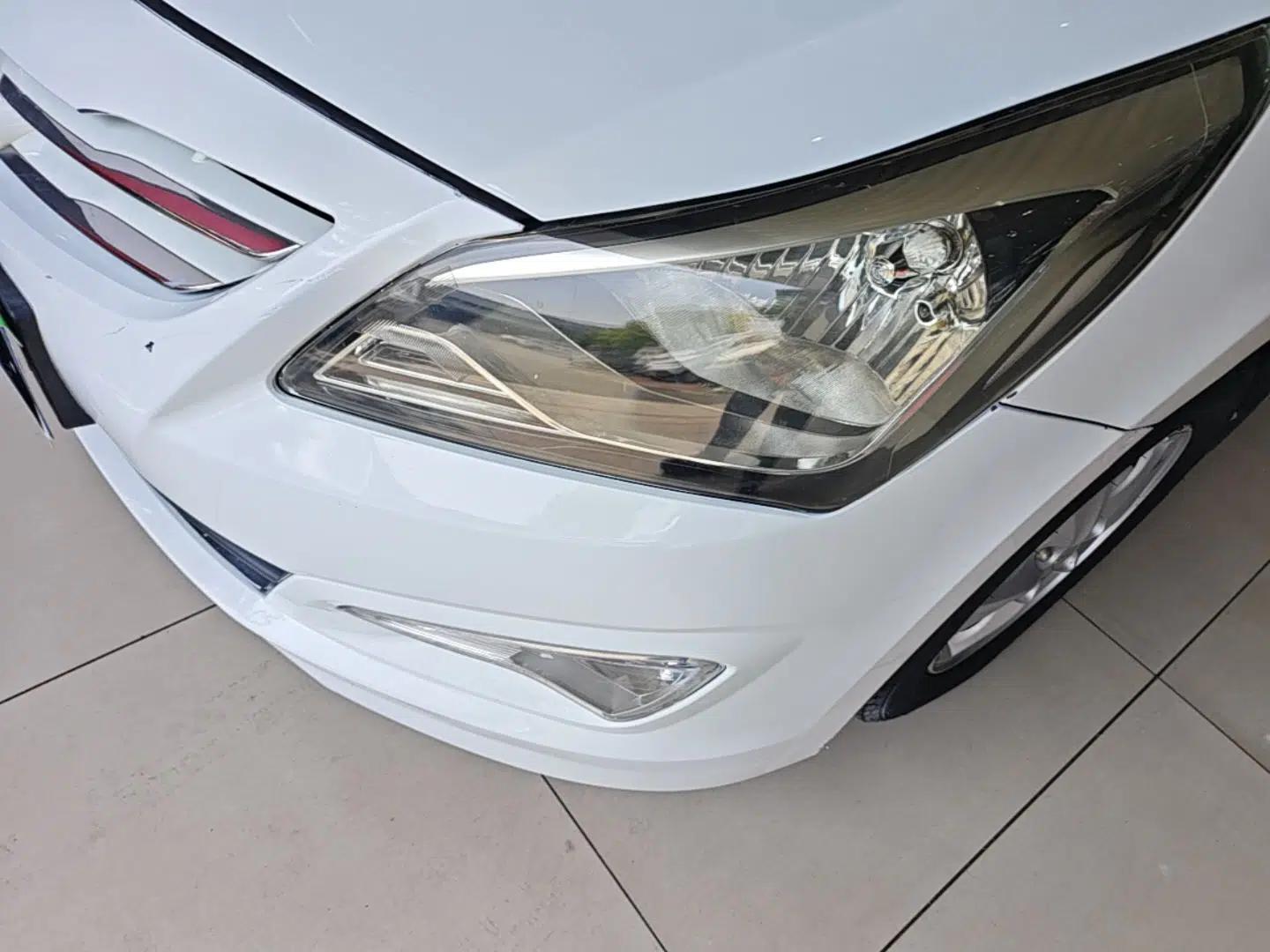 Hyundai Verna Ray 2014 1.4L Manual GLX — миниатюра 9
