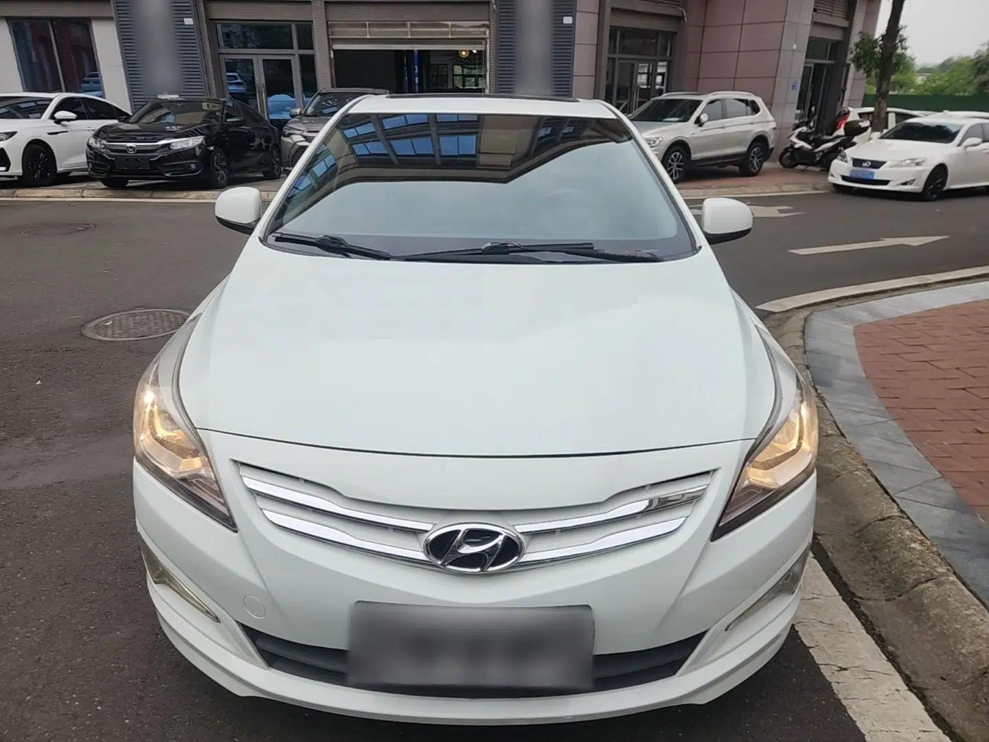 Hyundai Verna Ray 2014 1.4L Manual GLX — миниатюра 2