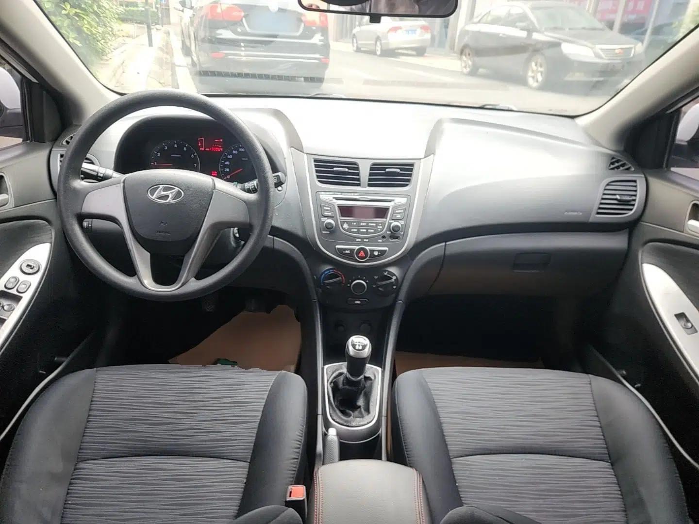 Hyundai Verna Ray 2014 1.4L Manual GLX — миниатюра 13