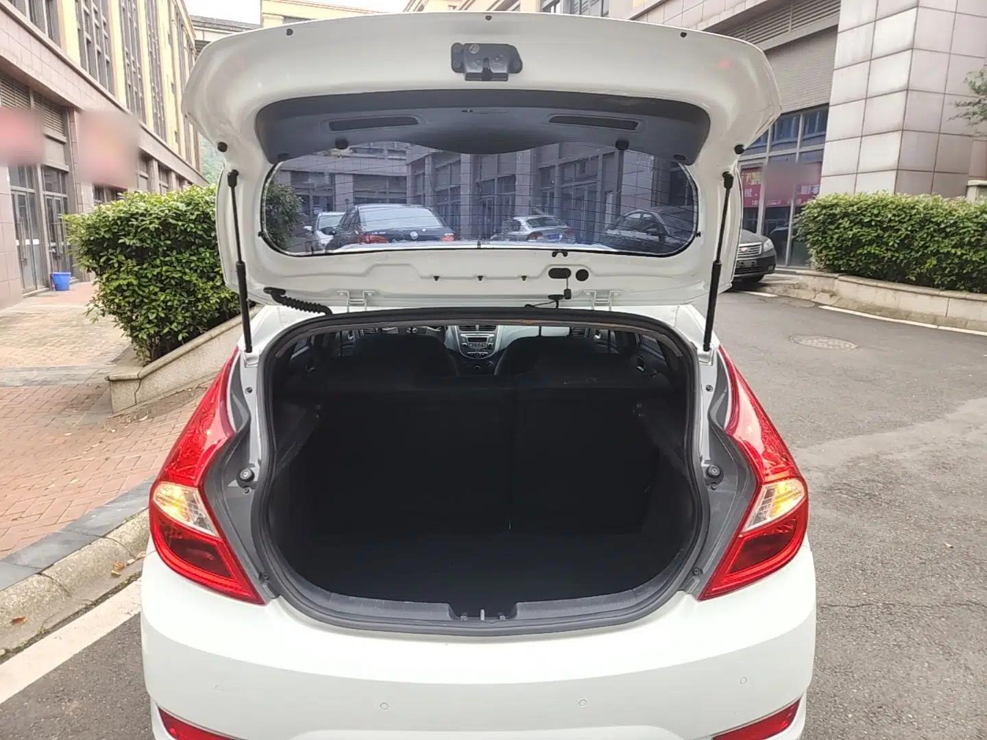 Hyundai Verna Ray 2014 1.4L Manual GLX — миниатюра 22