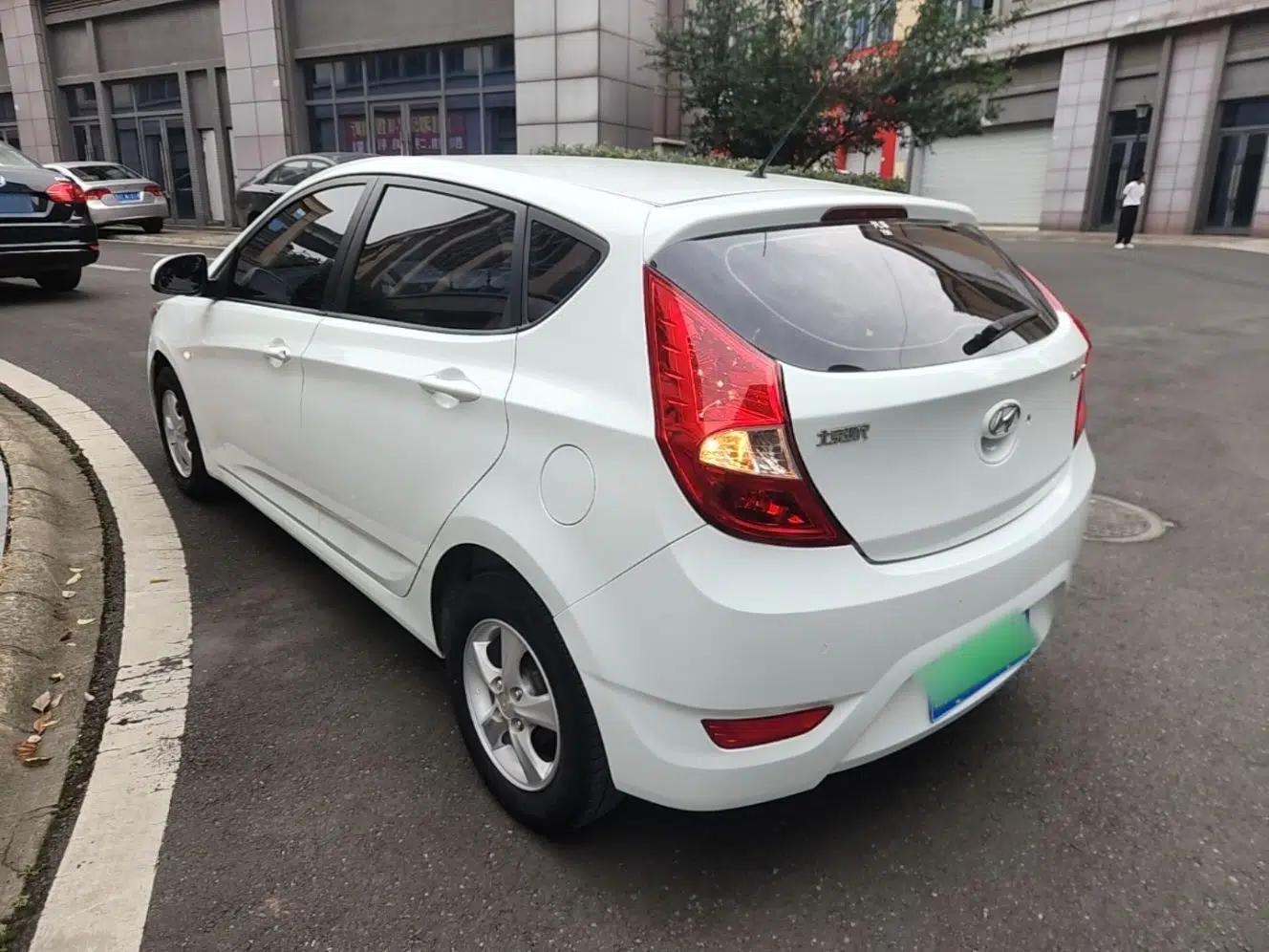Hyundai Verna Ray 2014 1.4L Manual GLX — миниатюра 4