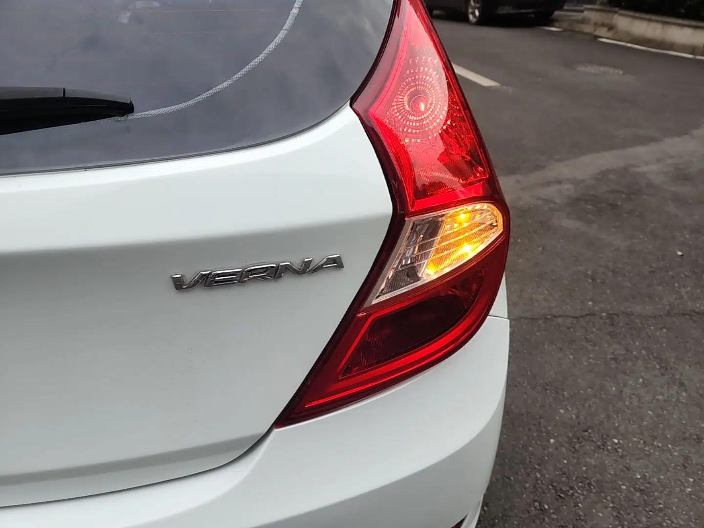 Hyundai Verna Ray 2014 1.4L Manual GLX — миниатюра 7