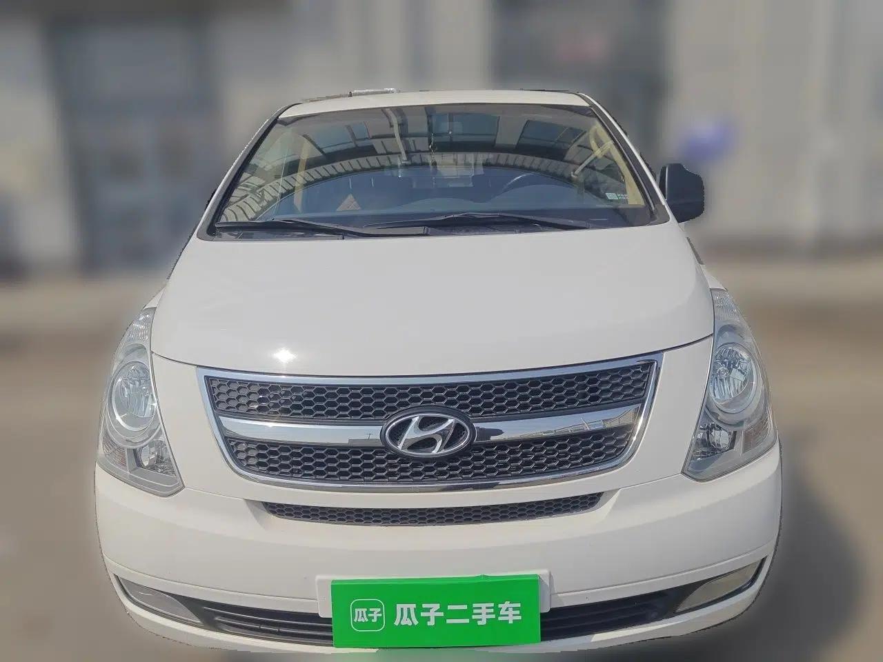 Hyundai H-1 Starex 2011 2.4L Luxury Edition — миниатюра 2
