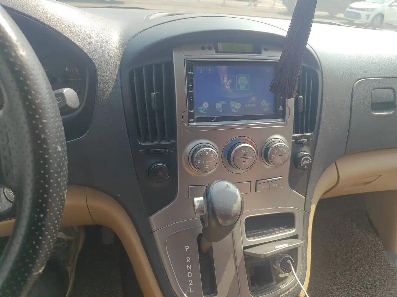 Hyundai H-1 Starex 2011 2.4L Luxury Edition — миниатюра 14