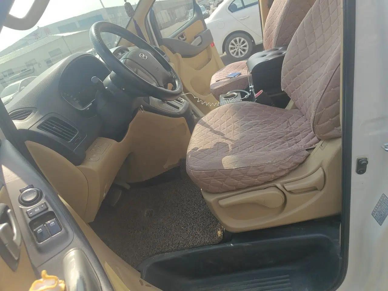 Hyundai H-1 Starex 2011 2.4L Luxury Edition — миниатюра 16