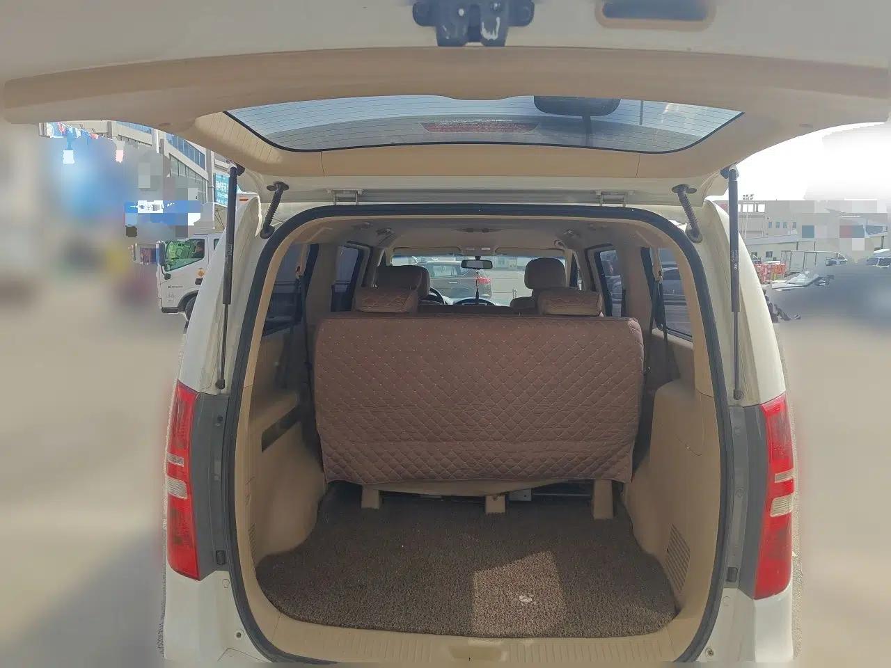 Hyundai H-1 Starex 2011 2.4L Luxury Edition — миниатюра 20