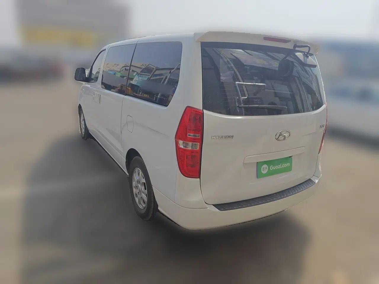 Hyundai H-1 Starex 2011 2.4L Luxury Edition — миниатюра 4