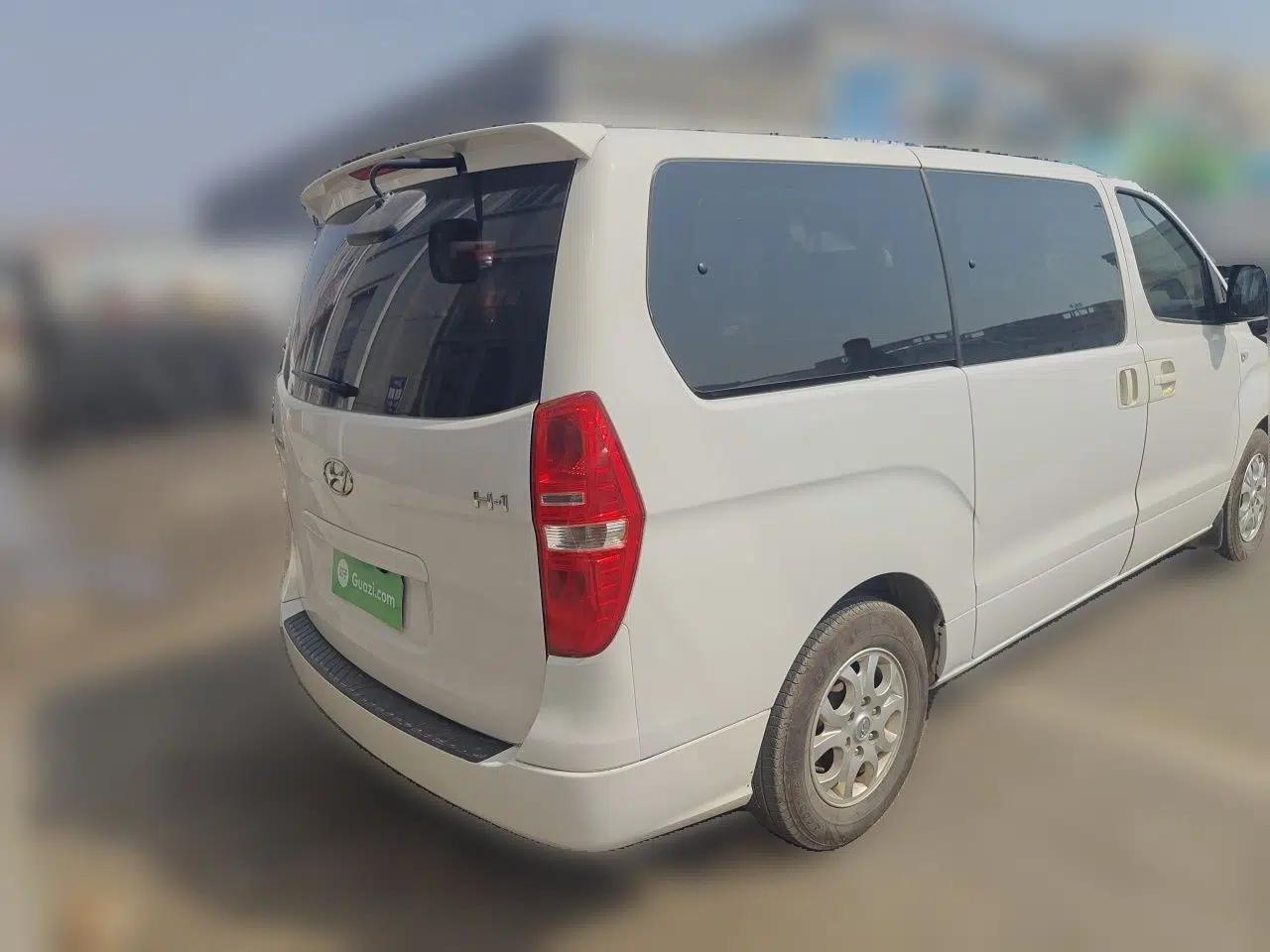 Hyundai H-1 Starex 2011 2.4L Luxury Edition — миниатюра 6