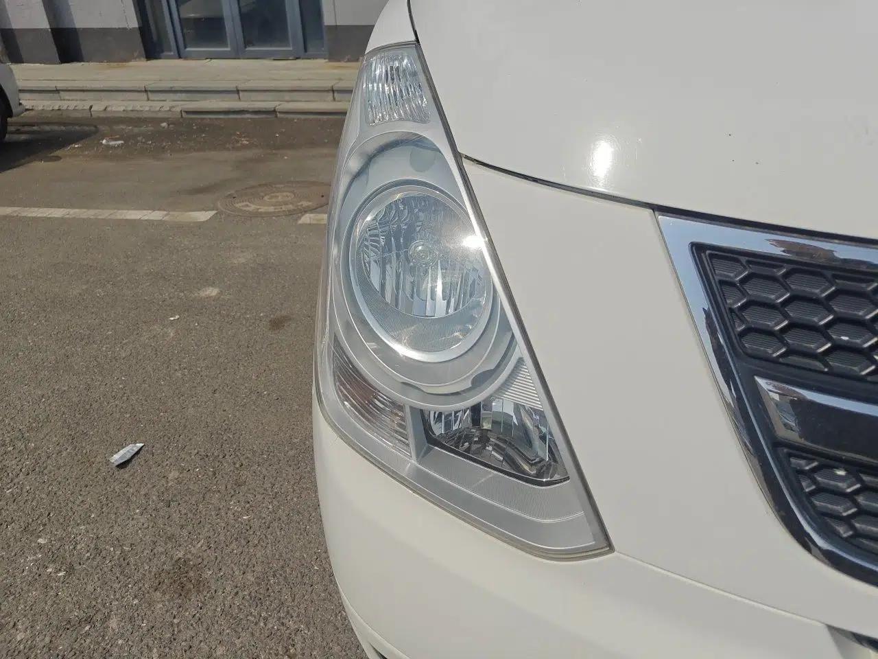 Hyundai H-1 Starex 2011 2.4L Luxury Edition — миниатюра 7