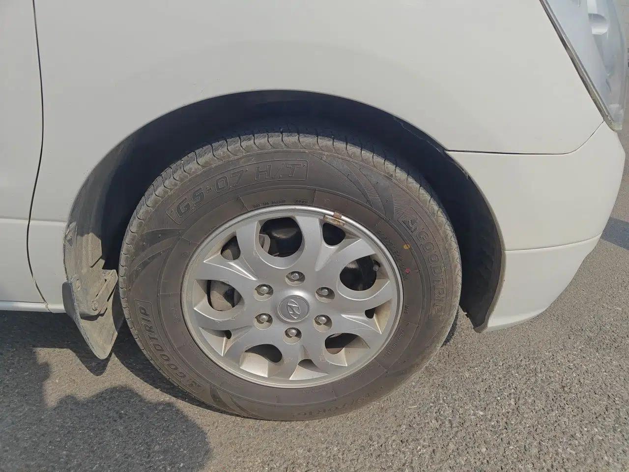 Hyundai H-1 Starex 2011 2.4L Luxury Edition — миниатюра 8
