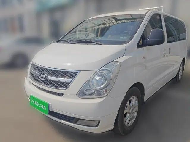 Hyundai H-1 Starex 2011 2.4L Luxury Edition